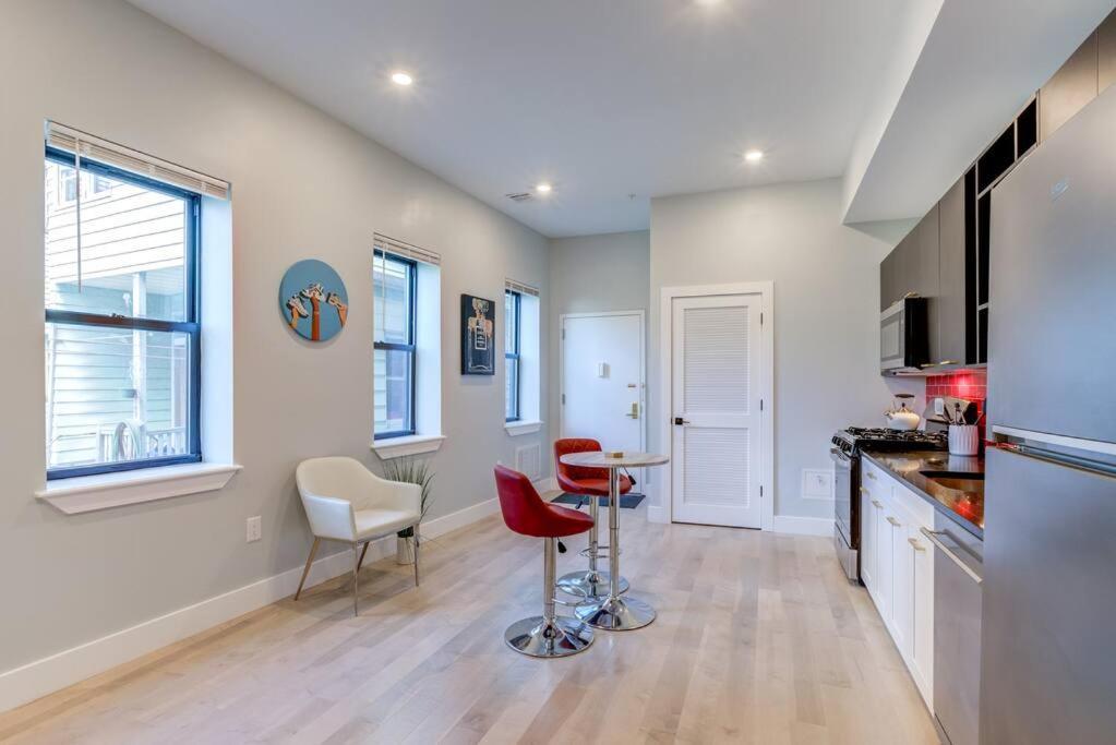 Luxury Designer Theme 2Br Apt Near Nyc / Thepath Apartment Newark Exterior photo